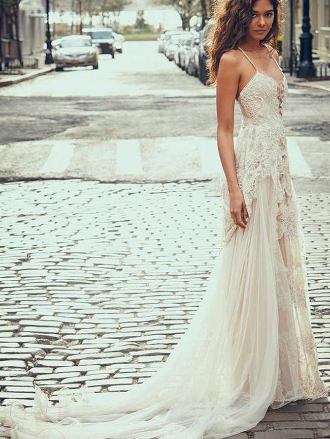 Elegant Spaghetti Straps Tulle Beach Wedding Dress Lace Appliques Bridal Dresses WK660