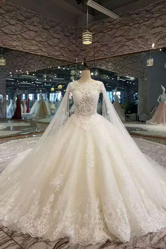 2022 New Arrival Tulle Scoop Neck Wedding Dresses Zipper Up With Appliques And Beading Royal Train