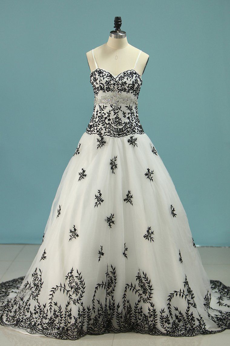 Ball Gown Quinceanera Dresses Tulle With Applique And Beads