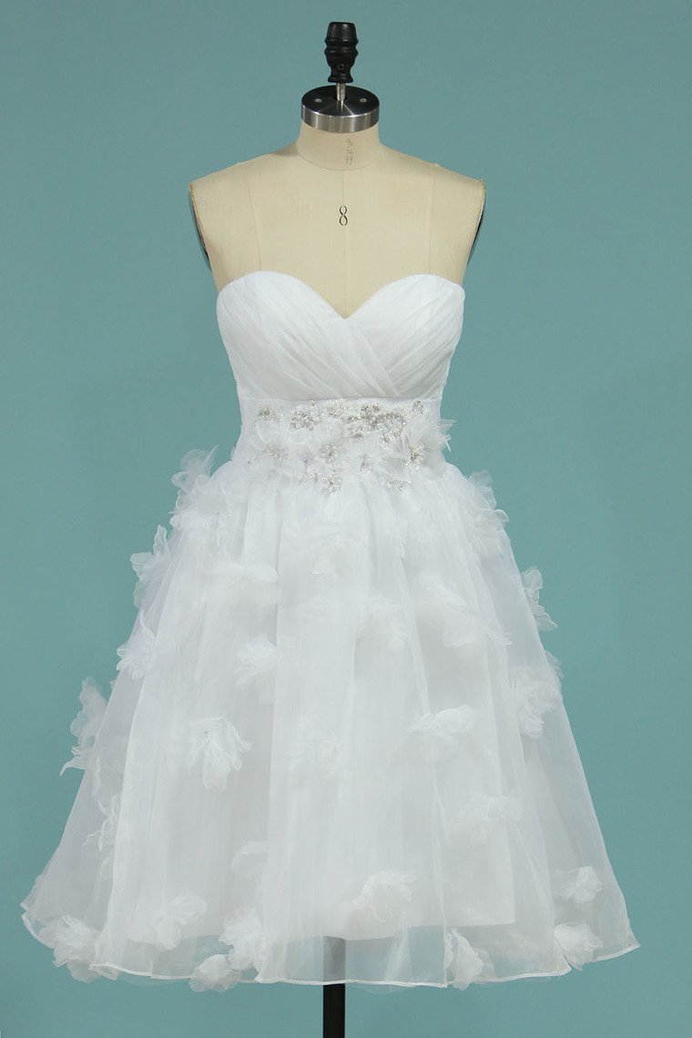 Short Sweetheart With Handmade Flowers White Wedding Dress Beaded