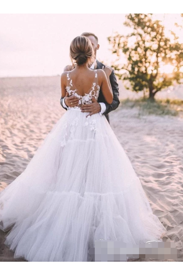 Layered Tulle Skirt Unlined Wedding Ball Gown With Deep V Neck Wedding Dresses