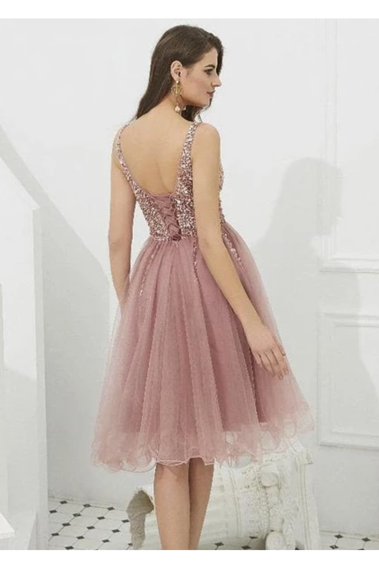 V-Neck Tulle With Beaded Short Homecoming Dresses