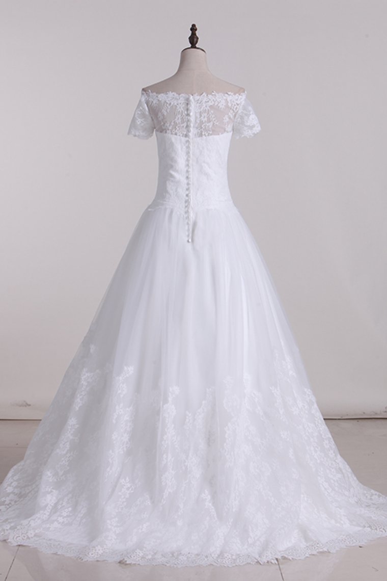 Wedding Dresses A Line Boat Neck Tulle With Applique Court Train
