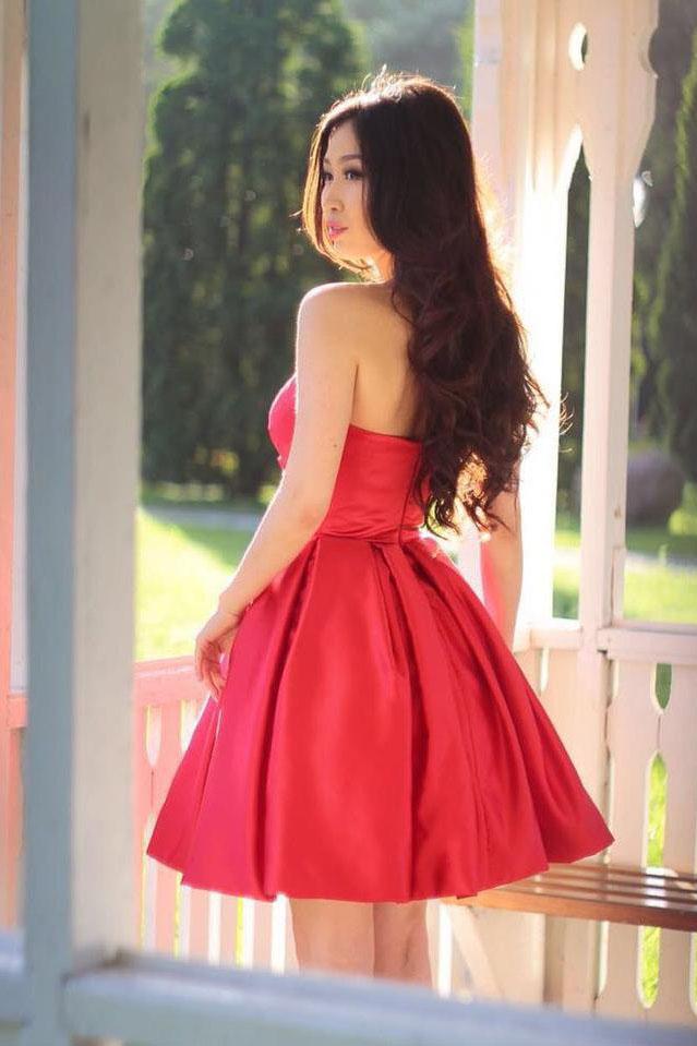 Sweetheart Simple Pleated Red Strapless Satin Party Dresses Short Homecoming Dresses WK915