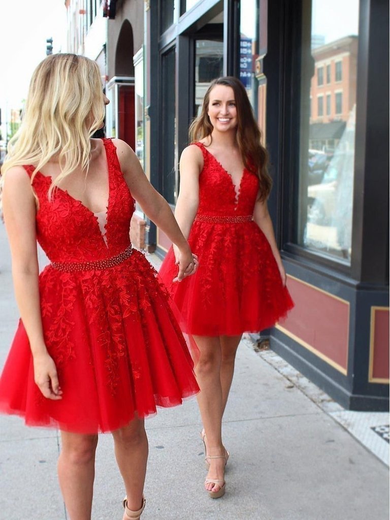Cute Red Lace Appliques Homecoming Dresses V Neck Tulle Above Knee Short Prom Dress WK983