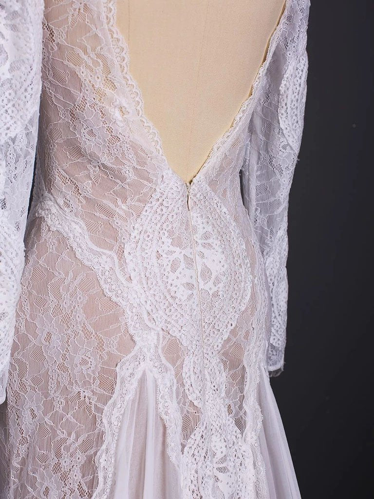 Sheath Long Sleeve Ivory Lace Wedding Dresses See Through Backless Boho Bridal Dresses W1063