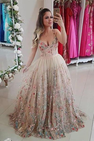 Spaghetti Straps Floral Embroidery Sweetheart Prom Dresses Long Formal Dress WK442