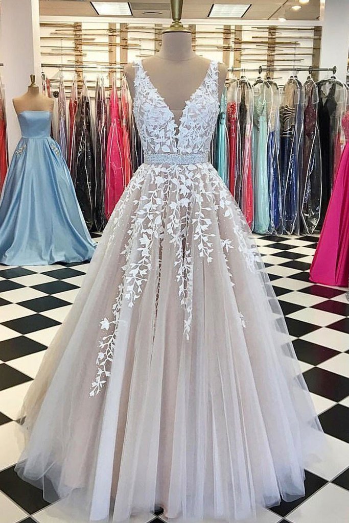 Unique V Neck Tulle Lace Wedding Dress Tulle Ball Gown Prom Dress With Appliques WK538