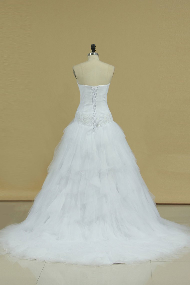 Tulle Wedding Dresses Strapless With Applique And Ruffles Court Train
