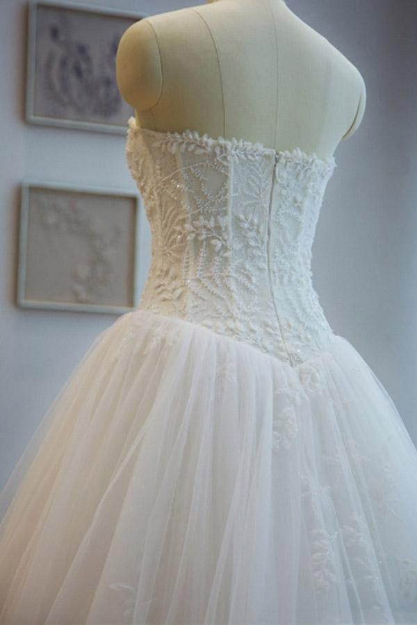 Ball Gown Strapless Lace Appliques A Line Chapel Train Wedding Dress with Beading WK297