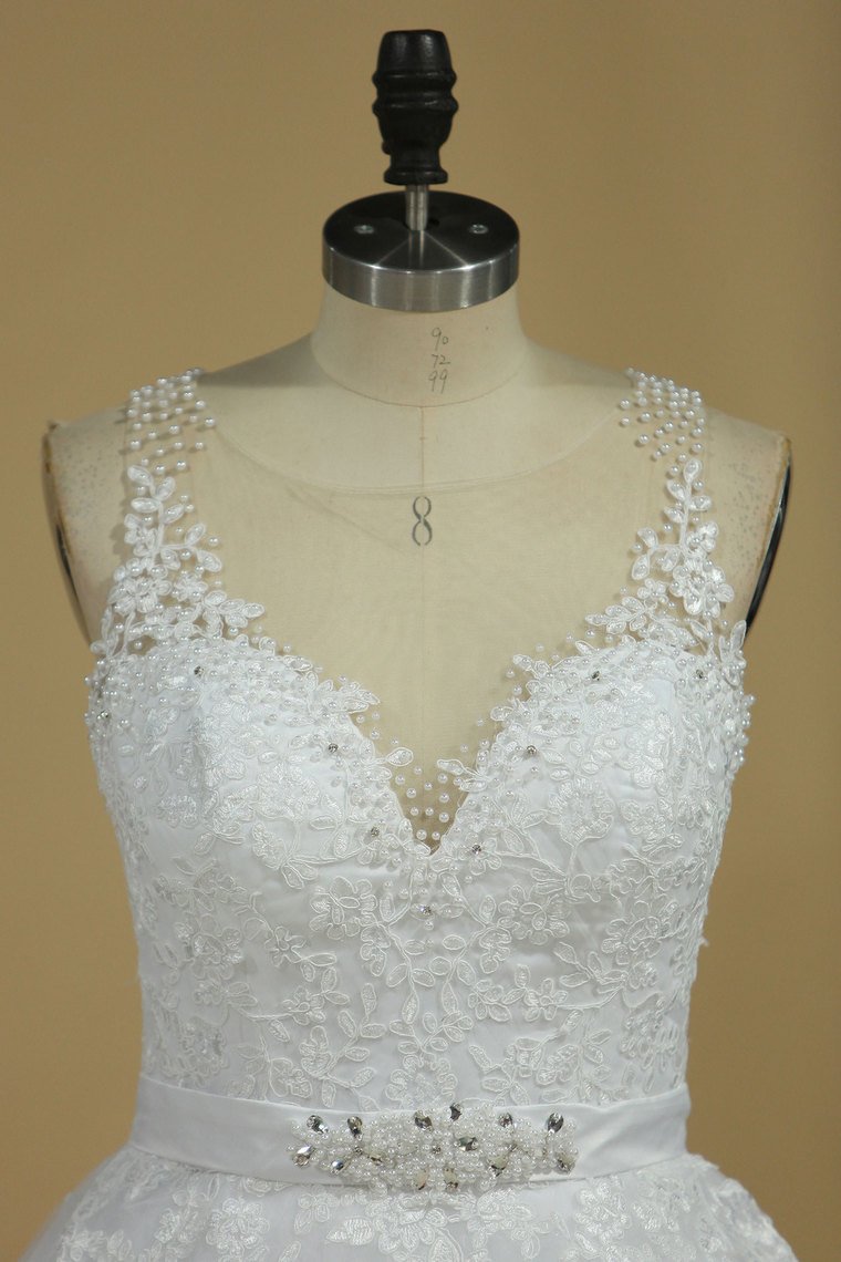 Gorgeous Sleeveless Scoop Wedding Dresses Tulle With Applique And Pearls