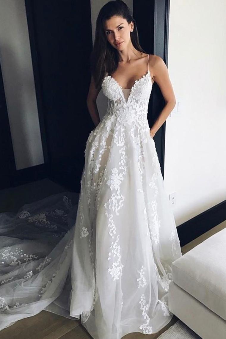 Charming Spaghetti Straps Long Ivroy Lace Wedding Dresses Wedding Gowns