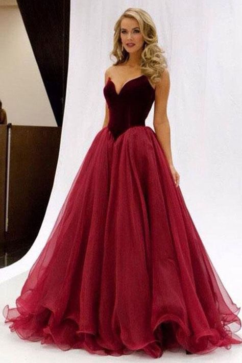 2022 Princess V-Neck Organza Sleeveless Open Back Ruffles Burgundy Prom Dresses WK696