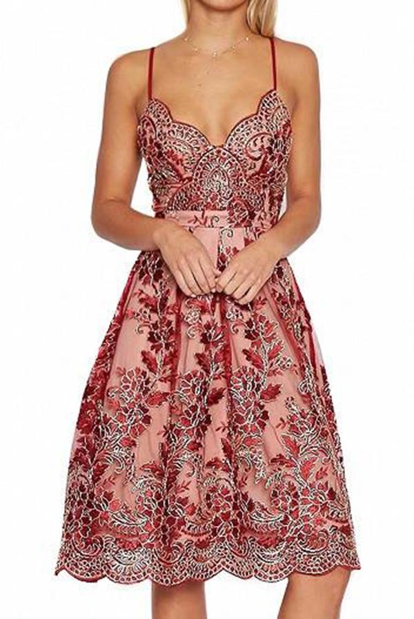 A Line Red V-neck Embroidery Scalloped Lace Appliques Spaghetti Straps Homecoming Dress WK643