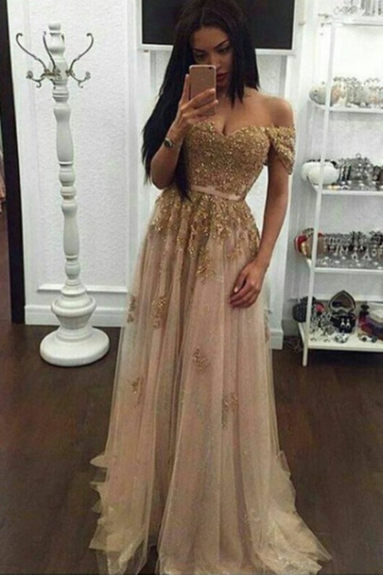 GorgeousTulle Prom Dresses Off The Shoulder With Appliques And Beadings