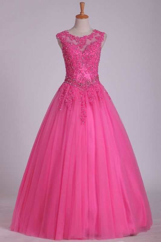 Cap Sleeves Quinceanera Dresses Scoop Ball Gown Tulle With Applique