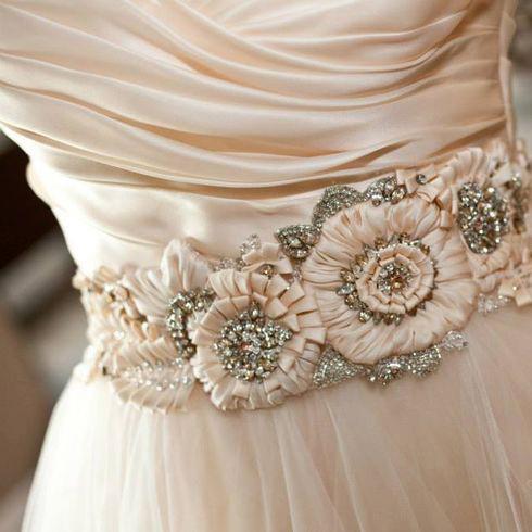 High Quality Ball Gown Ruffles Pink Sweetheart Wedding Dress Waist with Handmade Flowers WK683
