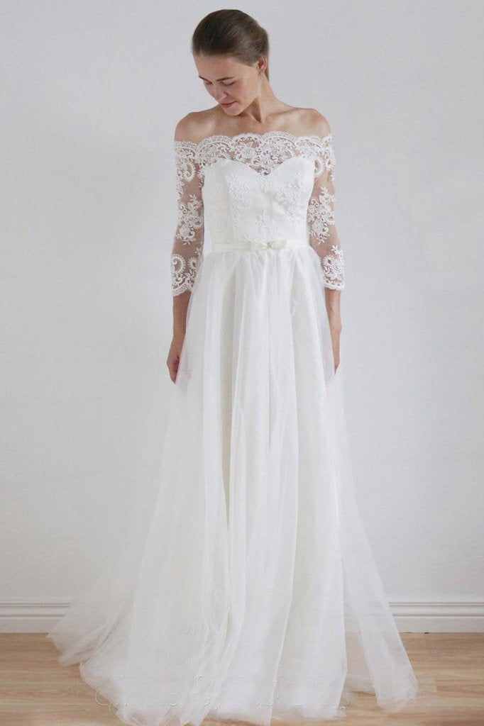 2024 A-Line Lace Scoop 3/4 Sleeve Appliques Tulle Floor-Length White Button Wedding Dresses WK176