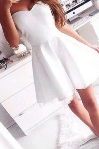 Modern A-line Sweetheart Mini Satin White Bridesmaid Dress/Homecoming Dress WK476