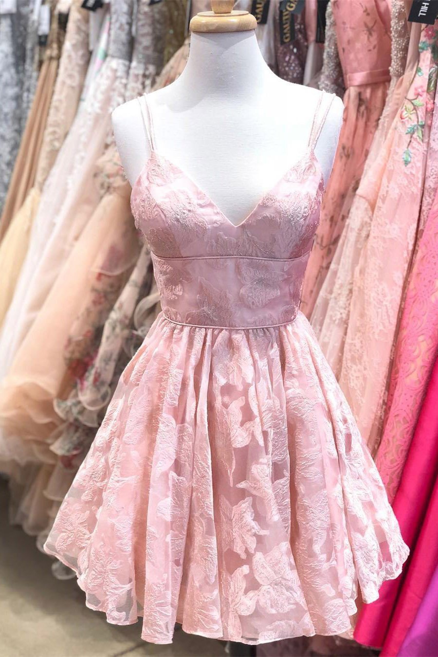 A Line Spaghetti Straps Pink Lace Appliques Jacquard V Neck Short Homecoming Dresses WK995